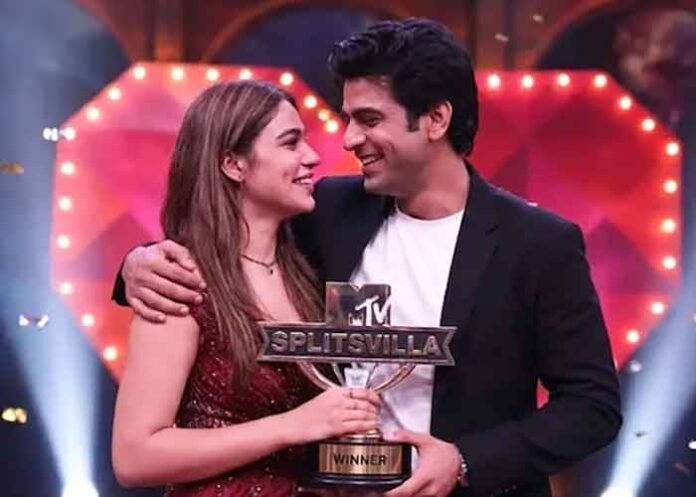 Kushal Tanwar and Kaira Anu with trophy MTV Splitsvilla X6