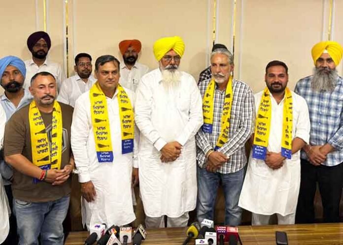 Narinderpal Singh Ninda and Several Senior Leaders Join AAP