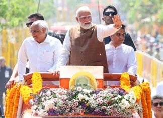 PM Modi grand roadshow