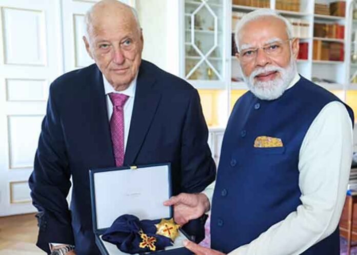 PM Modi with Norway top honour by King Harald V