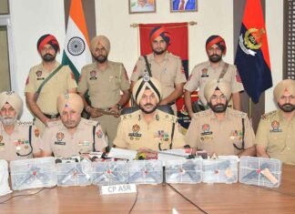 Drug and Illegal Arms Smuggling Module Busted in Amritsar; One Held With 2.1kg Heroin, 7 Pistols Punjab Police bust a drug and arms smuggling module