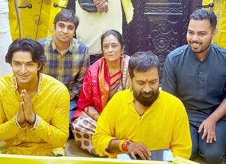 Siddharth Gupta seeks blessings from Premanand Maharaj