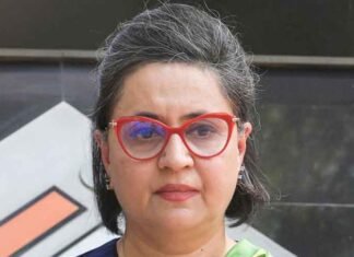 Kiren Rijiju gives a lesson on Parliamentary practices to Trinamool MP Sagarika Ghosh on Tagore b’day event Trinamool MP Sagarika Ghosh