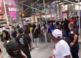 One injured in Times Square shooting in New York City