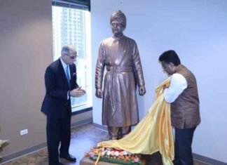 Ambassador Vinay Kwatra unveils Swami Vivekananda statue at Indian Consulate in Chicago