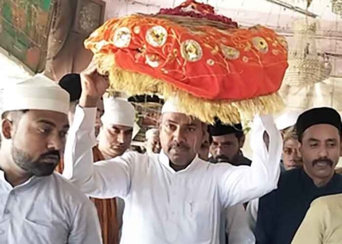 BJP Minority Morcha offers chadar at Ajmer Dargah