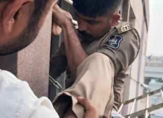 Gujarat: Cop risks life to save man who allegedly consumed poison in locked flat