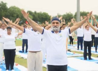 Delhi L-G TS Sandhu leads DDA’s Yoga Day celebrations