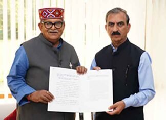 Himachal CM Sukhvinder Sukhu meets Punjab Governor Kataria