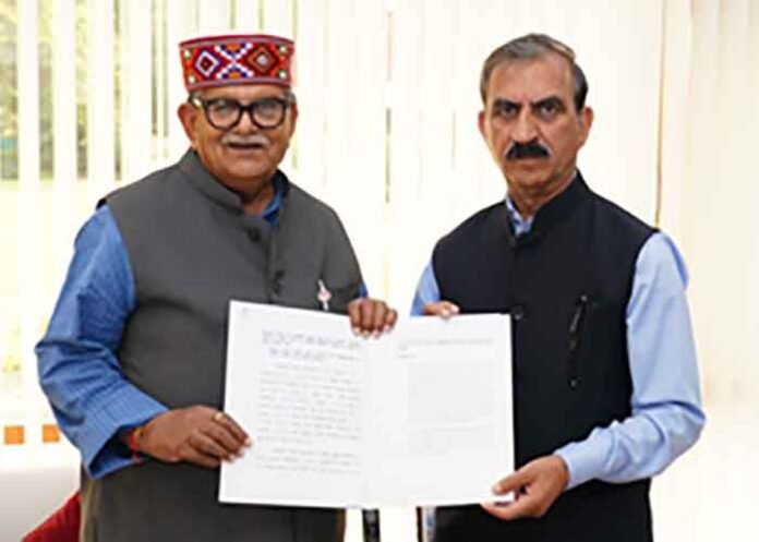 Himachal CM Sukhvinder Sukhu meets Punjab Governor Kataria