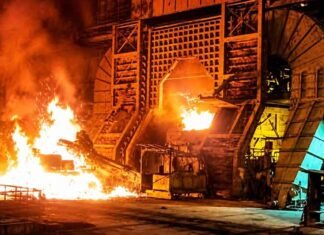 Eight killed as ladle carrying molten steel explodes in Vizag Steel Plant Molten steel ladle exploded at Visakhapatnam Steel Plant