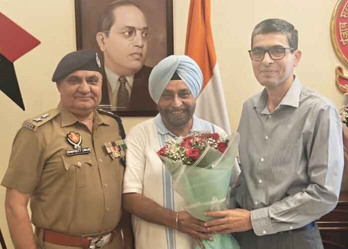 Sports promoter Surinder Singh Bhapa with Jalandhar CP Satinder Singh