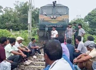 Tripura blockade called off after talks; surrendered militants press for execution of accord Surrendered militants in Tripura lifted road and rail blockades over rehabilitation demands