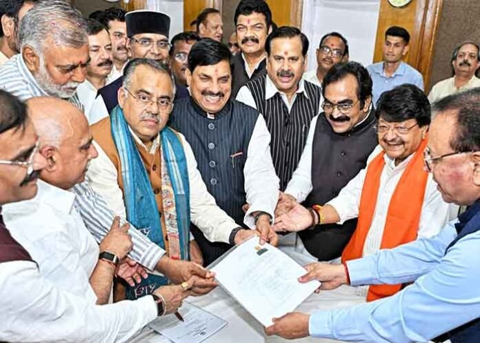 Tarun Chugh, Rajneesh Agrawal file RS nominations from MP, CM Yadav present