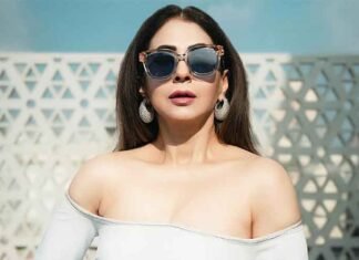 Urmila Matondkar captures ‘caught in between moments’ in new glam-to-chaos post Urmila Matondkar shares pic