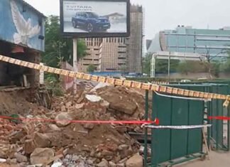 Wall of Dayanand Crematorium collapses during sewer work on Lodhi Road