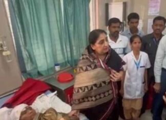 Three women pilgrims killed as truck rams into procession of devotees in Pune