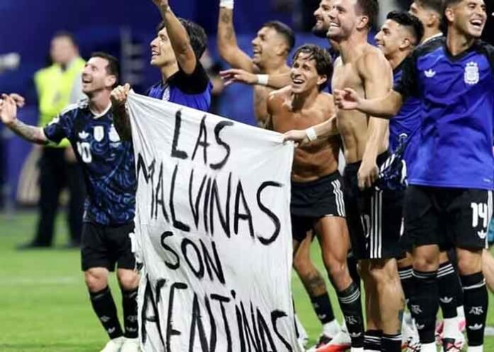 Argentina risks with Falklands banner