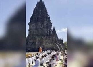 As PM Modi offers prayers, ‘Om Namah Shivay’ chants resonate through Prambanan Temple in Indonesia