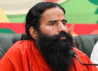 India Belongs to Its 145 Crore Citizens, Not Political Parties: Baba Ramdev Baba Ramdev on mic