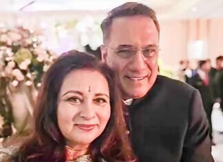 Boman Irani sings ‘Noorie’ for Poonam Dhillon, actress says ‘nobody like him’ Boman Irani Poonam Dhillon