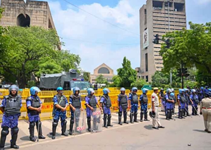 Delhi Police at Jantar Mantar Protests