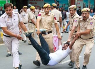 Delhi Police directs cops to wear uniform on Jantar Mantar duty