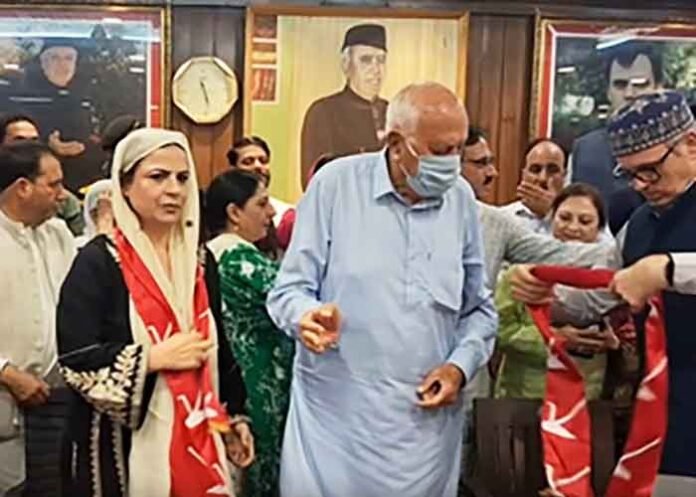 Former DDC chairperson joins Farooq Abdullah NC