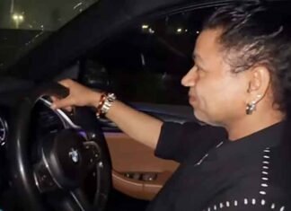 Kailash Kher relaxes in the Mumbai monsoon with a drive Kailash Kher driving car