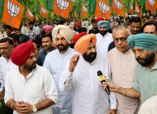 Kewal Dhillon leads Chandigarh protest