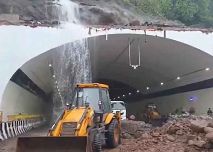 Landslide hits Mumbai-Pune Missing Link