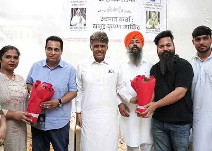 MP Manish Tewari inaugurates a market shed