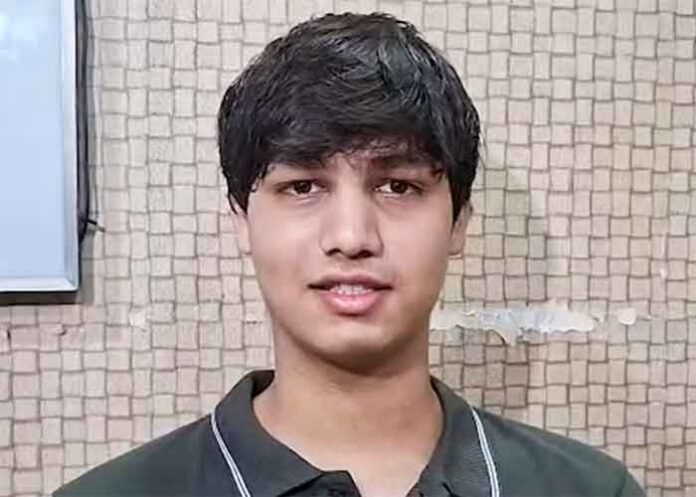 MP topper Aryaman Solanki