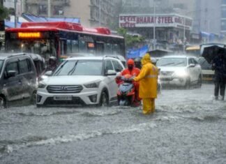 Mumbai braces for extremely heavy rain as BMC issues high alert; strong winds, tidal warning