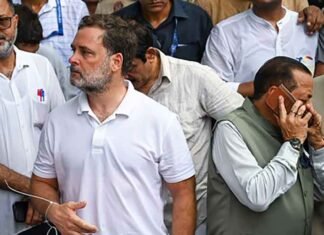 Oppn protests on Parliament premises, reiterates demand for Pradhan’s resignation Rahul Gandhi protest at PM house