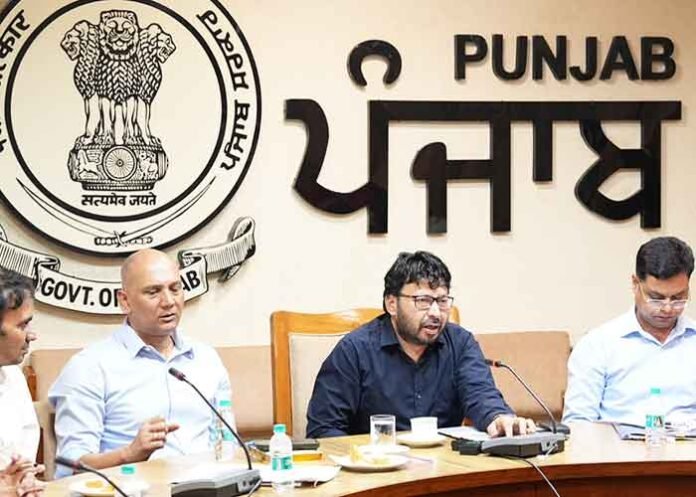 Ravjot Singh hears overseas Punjabis
