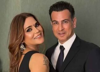 Ronit Roy with wife Neelam