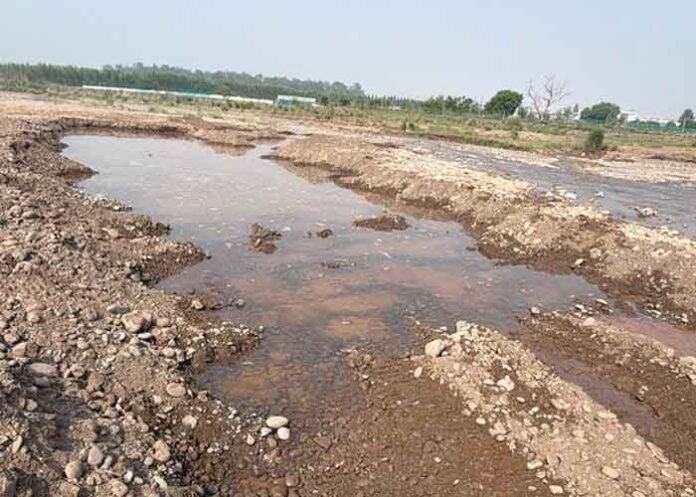SAS Nagar officials detect illegal mining sites