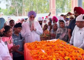 Punjab Speaker Sandhwan Pays Tribute to Martyred BSF Sub-Inspector Balbir Singh; Assures Support to Family Sandhwan Pays Tribute to Martyred BSF Sub-Inspector Balbir Singh