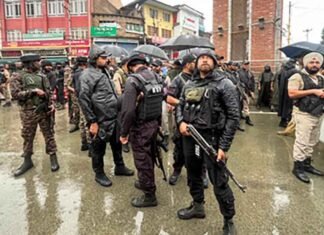 J&K: Raids intensify after Anantnag attack; over 3000 OGWs rounded up Security forces intensified operations across Kashmir