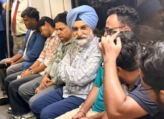 ‘People’s L-G’: TS Sandhu uses Delhi Metro, interacts with commuters, street vendors TS Sandhu travelled by Metro