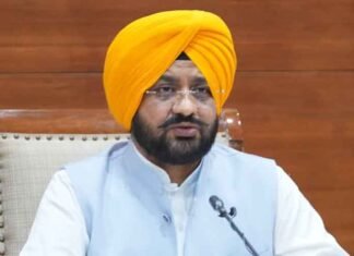 Centre Should Have Regularised MGNREGA Employees Instead of Replacing the Scheme After 18 Years: Tarunpreet Singh Sond Tarunpreet Singh Sond on mic says