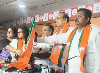 Bengal: Three ex-Trinamool RS members join BJP Three ex-Trinamool RS members join BJP Bengal