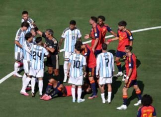 Ugly scenes at FIFA WC final: Punches thrown, Paredes grabs Garcia by throat after final whistle