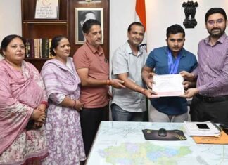 Jalandhar’s Special Olympics Champion Bhavik Atwal Honoured; DC Varjeet Walia Felicitates Him for Sporting Excellence Varjeet Walia honoured Special Olympics swimmer Bhavik Atwal
