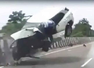 Atiq Ahmed son Abaan car lost control