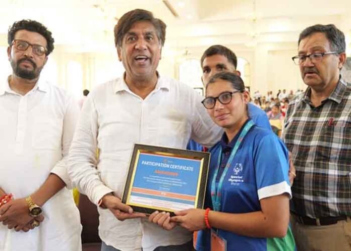 Brahm Shankar Jimpa felicitated Hoshiarpur athletes