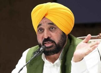 CM Bhagwant Mann on mic slams