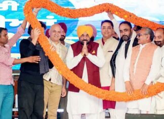 Bhagwant Mann Govt Transfers Financial Aid to 35.5 Lakh Women Under Mawan Dheeyan Satkar Yojna CM Mann Transfers Financial Aid