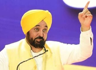 No Cash, No Recommendations: CM Bhagwant Mann Hands Appointment Letters to 866 Youth in Mohali CM Mann on mic in Mohali